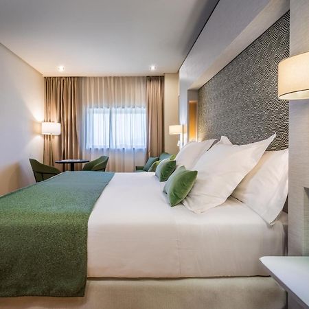 Barcelo Granada Congress Hotel Exterior photo A room at the hotel
