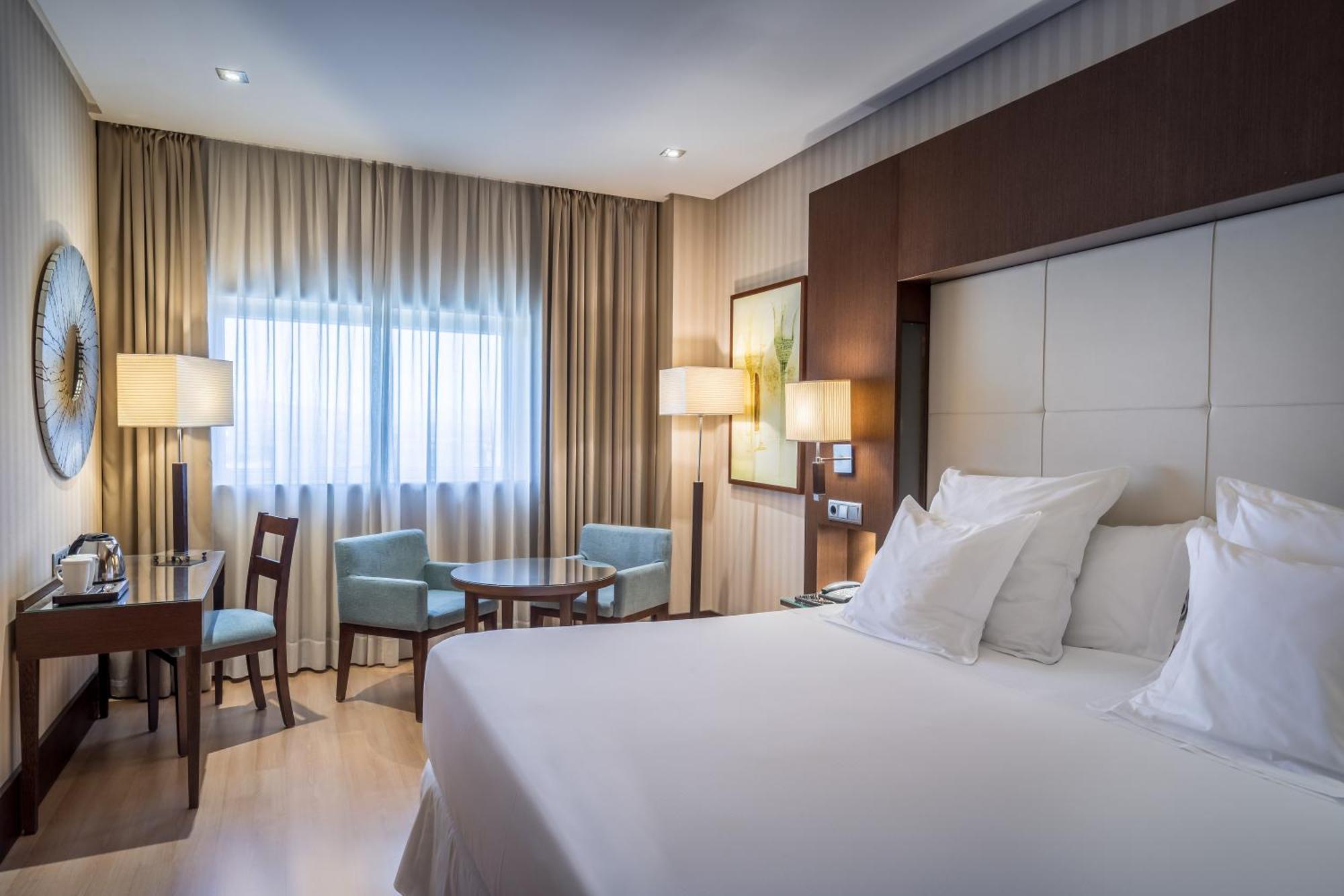 Barcelo Granada Congress Hotel Exterior photo Deluxe room