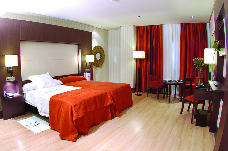 Barcelo Granada Congress Hotel Room photo